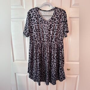 Gray leopard midi dress stretchy material NEW